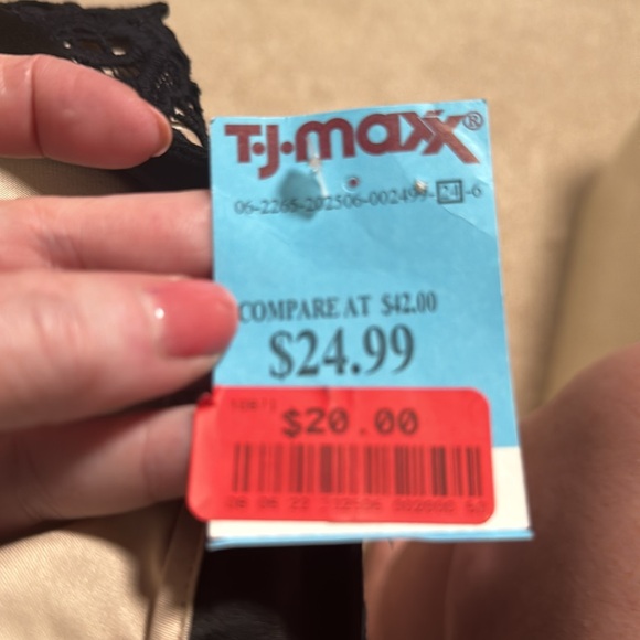 Beautiful champagne and black skirt - Picture 7 of 7